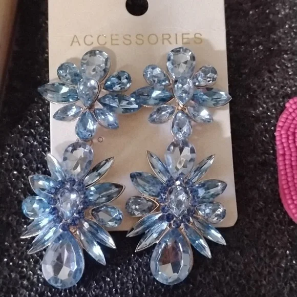 Large Earrings - Picture 3 of 13